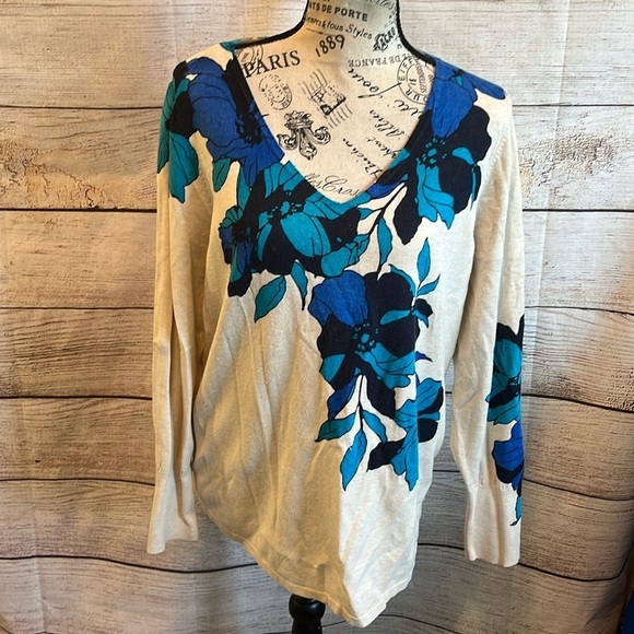 Chico’s Cool Floral Sweater Spun Cotton V-neck Long Sleeve Chicos Size 2 Large - Picture 2 of 11